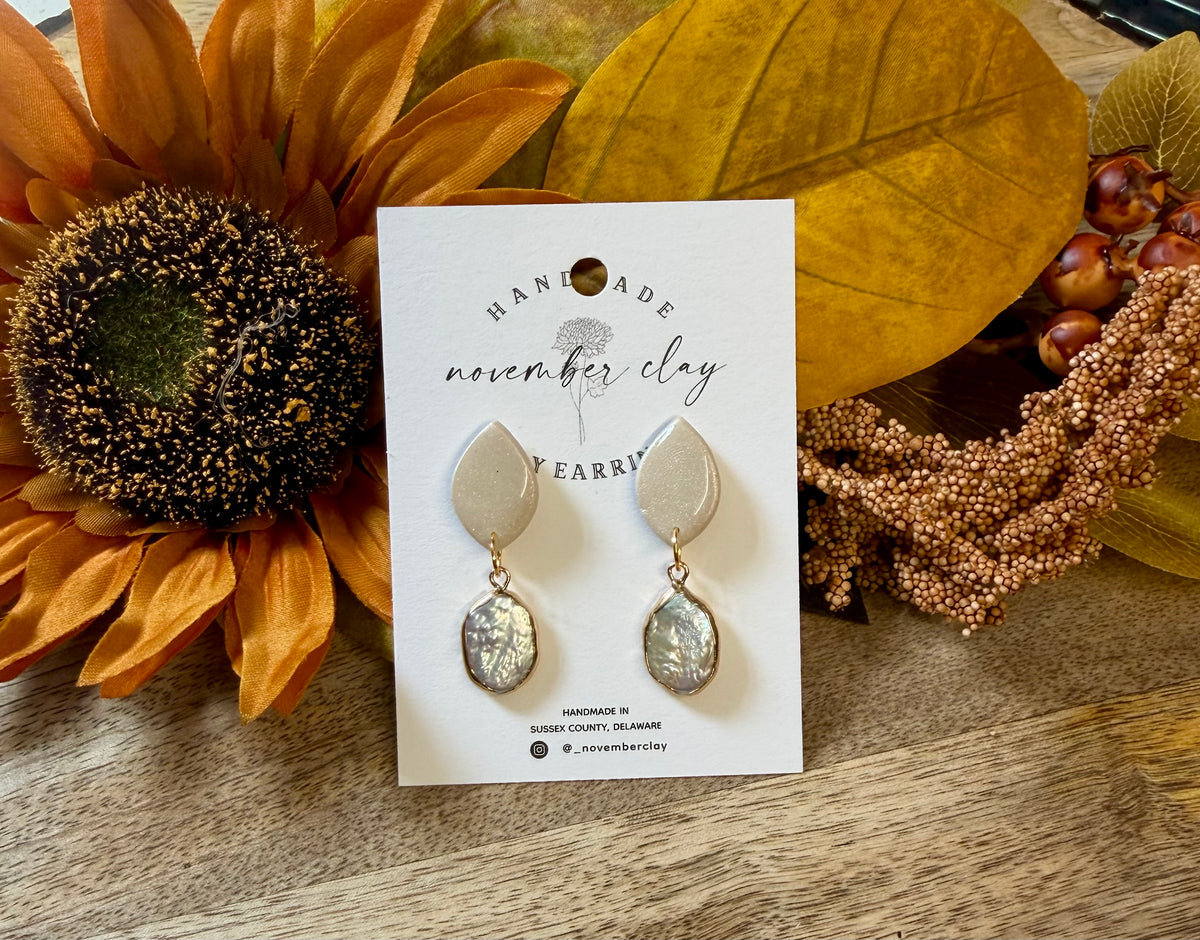 Champagne Shimmer Petal w/Pearl Drop Dangle