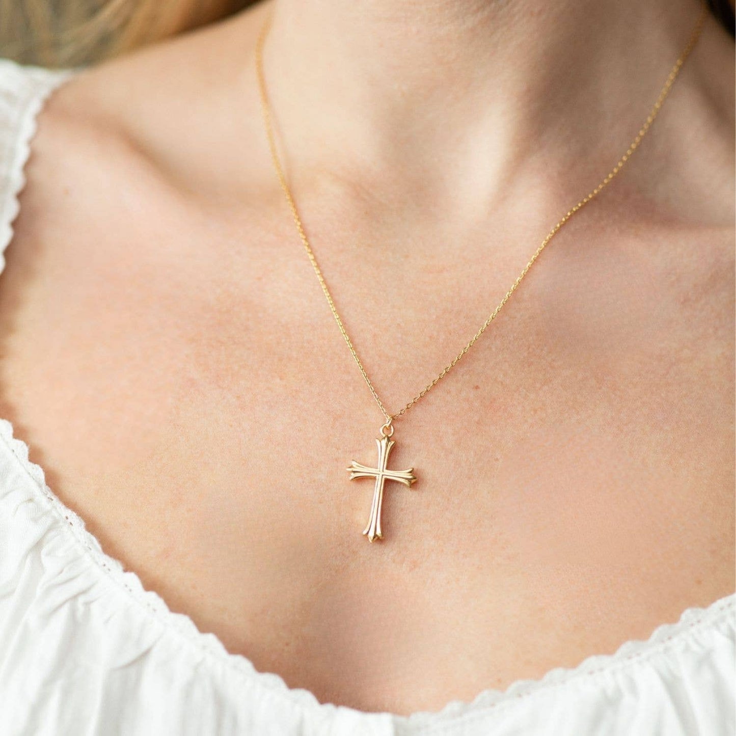 Cross Necklace: Silver