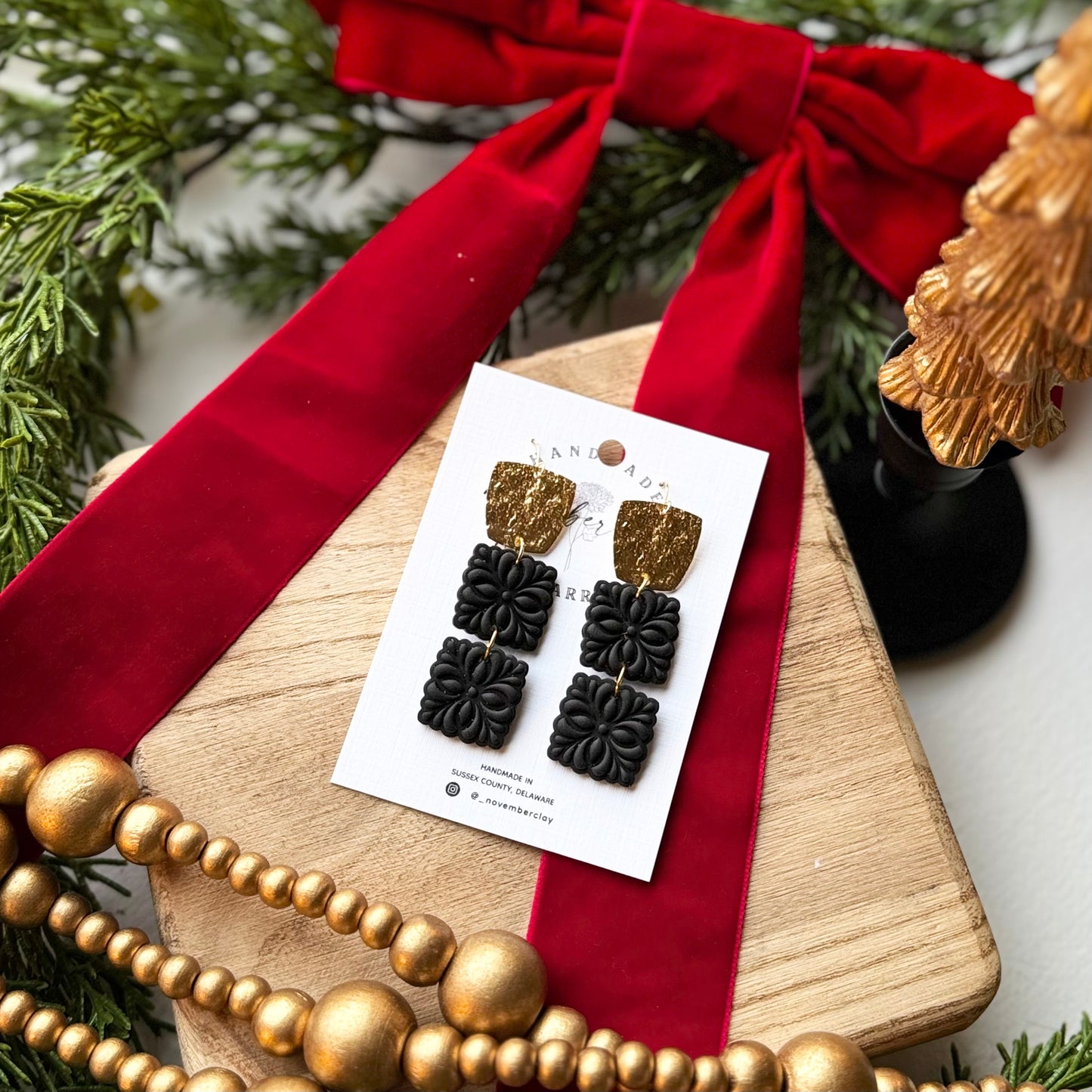 Gold Trapezoid Charm w/2 Black Scalloped Squares Dangle