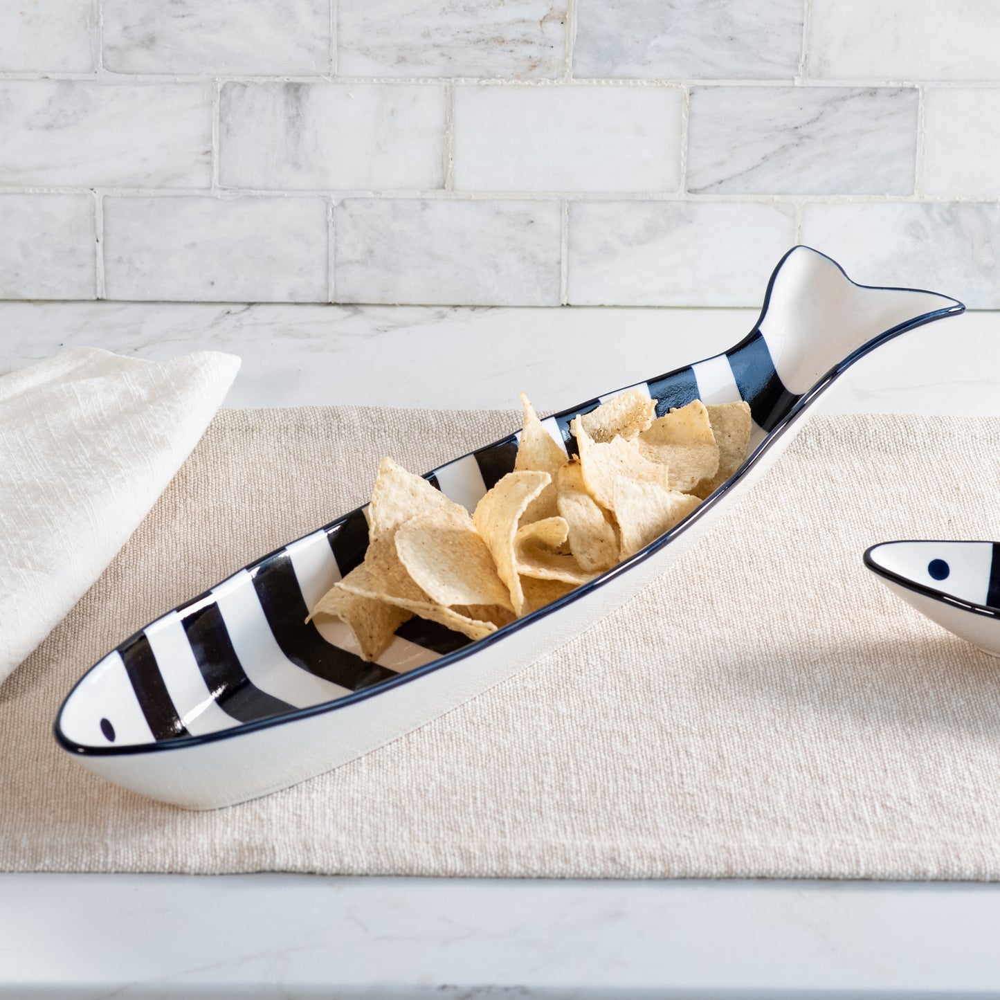 18" Blue & White Stripe Fish Plate