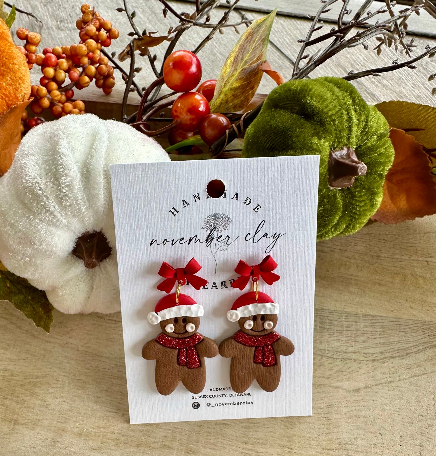 Gingerbread Man w/Red Bow Post