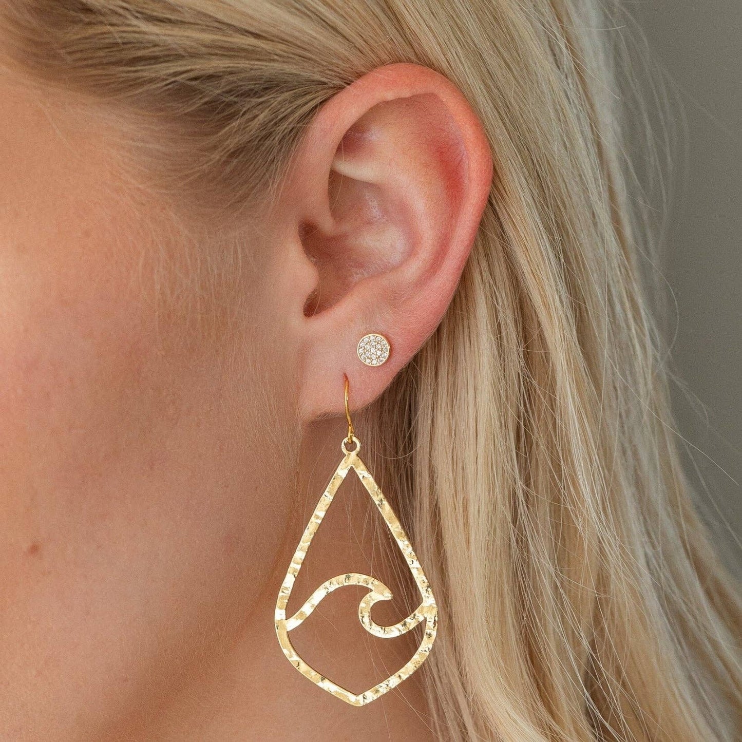 The Ocean is Calling, Long Wave Earrings Gold