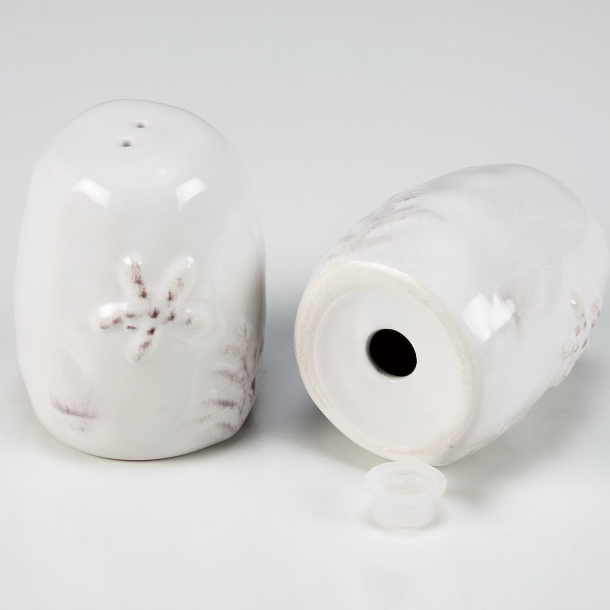 Set Embossed Beach Salt And Pepper Shakers