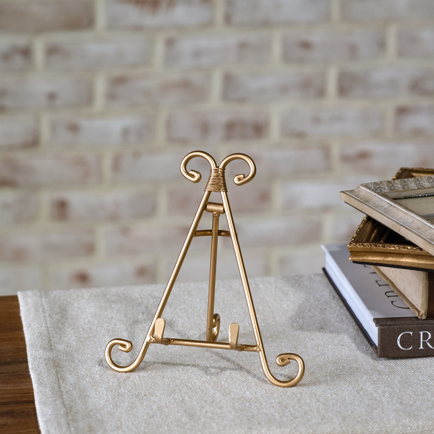 7" Gold Triangle Back Easel