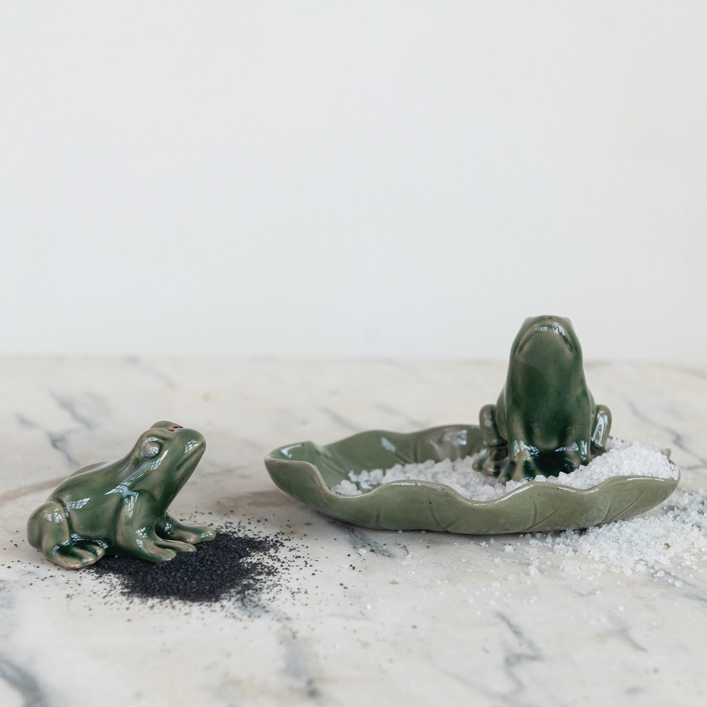 Frog Salt & Pepper Shakers with Tray (Each One Will Vary)