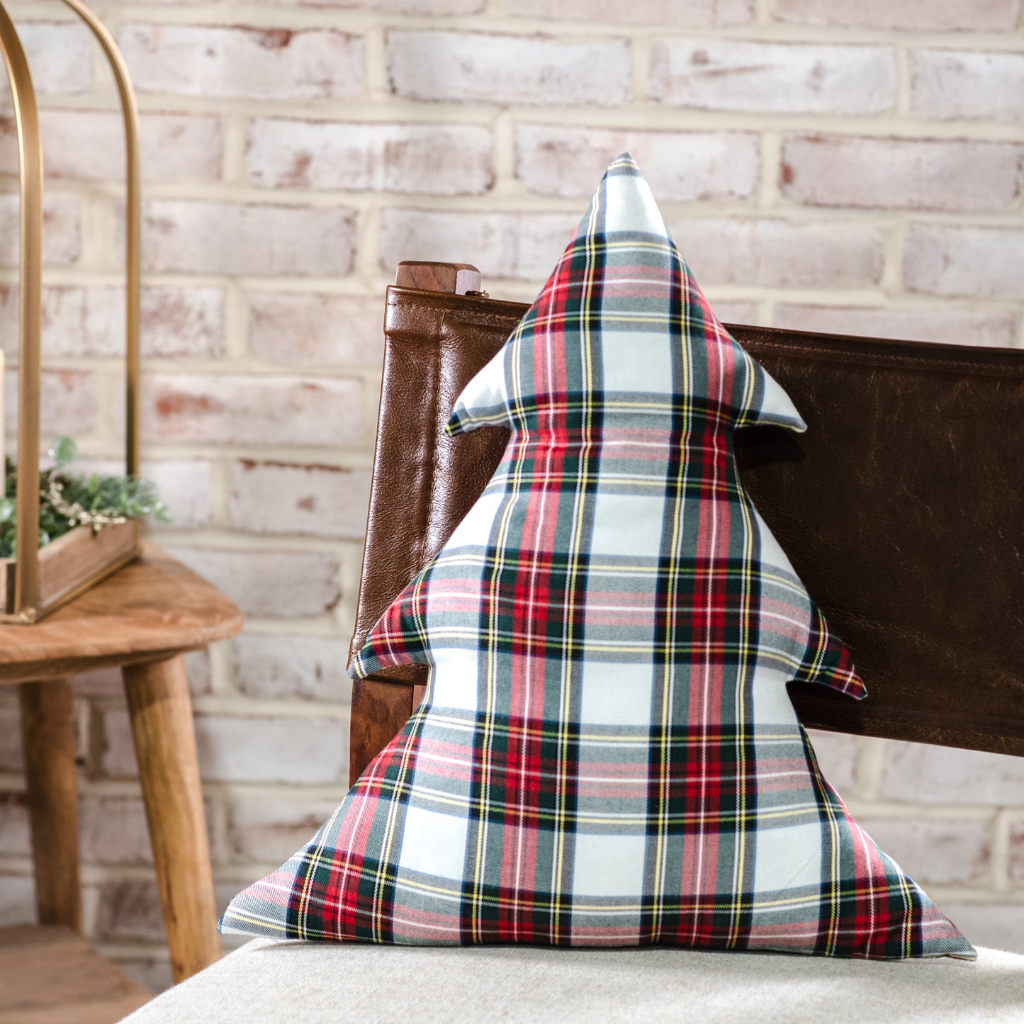18" H. TARTAN PLAID TREE PILLOW