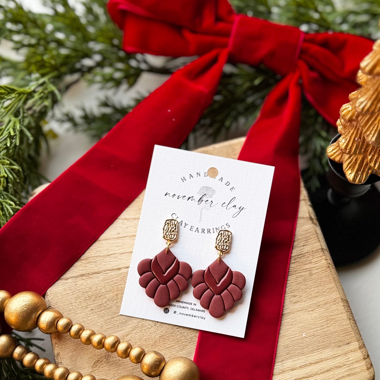 Burgundy Scalloped Shape w/Gold Rectangle Post