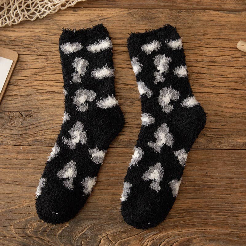Cozy Fluffy Plush Leopard Socks: M