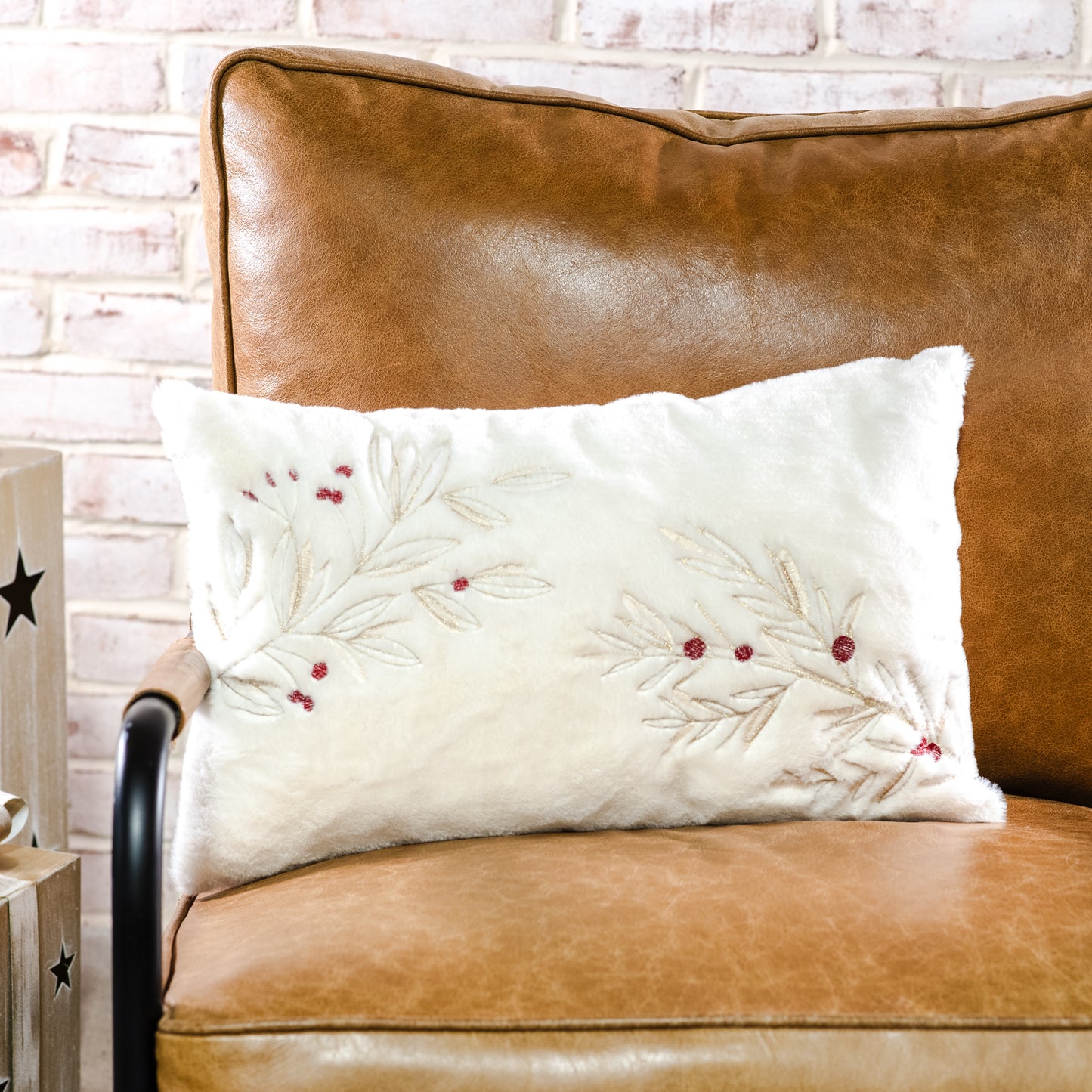 12X20 GOLD & BERRY HOLLY FUR PILLOW
