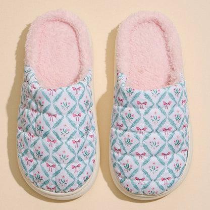Quilted Indoor Slippers with Wreath Print