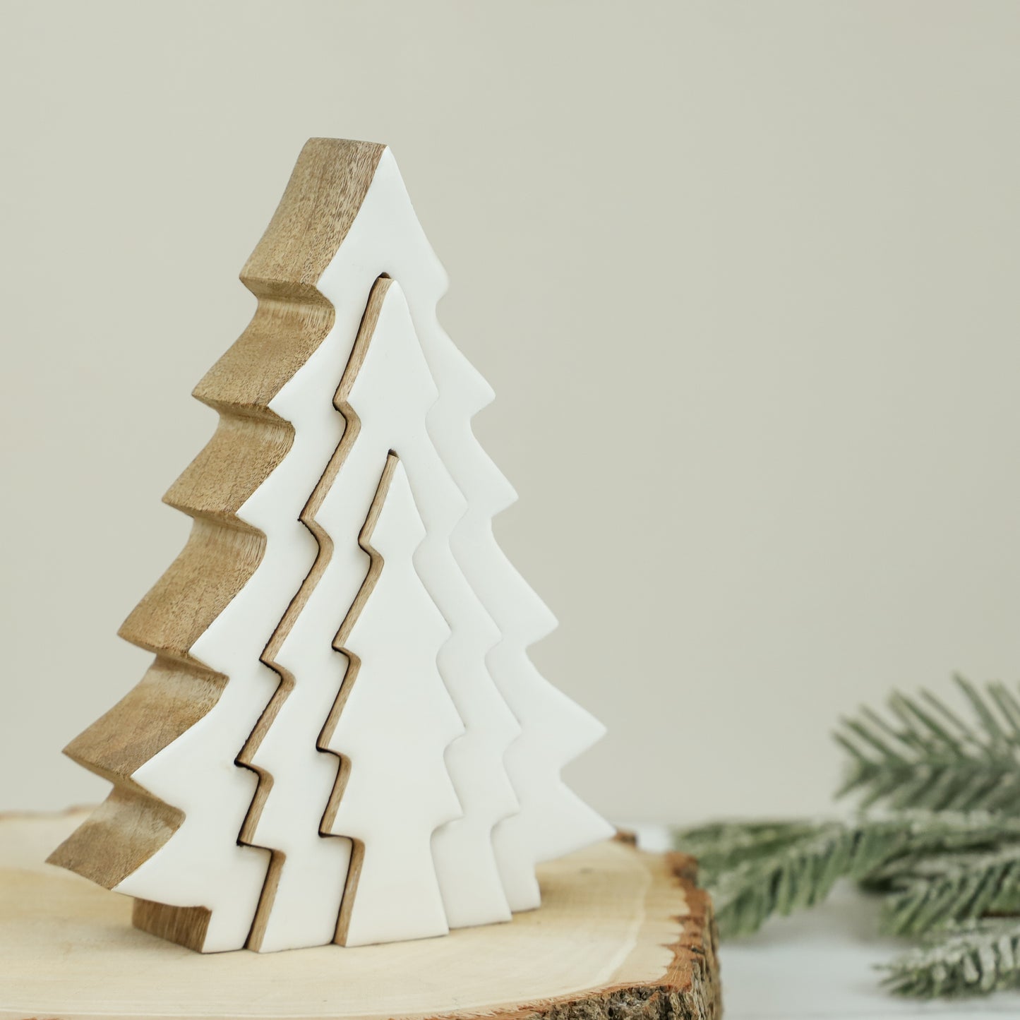 3D WOOD TREE W/3 CUT TREES