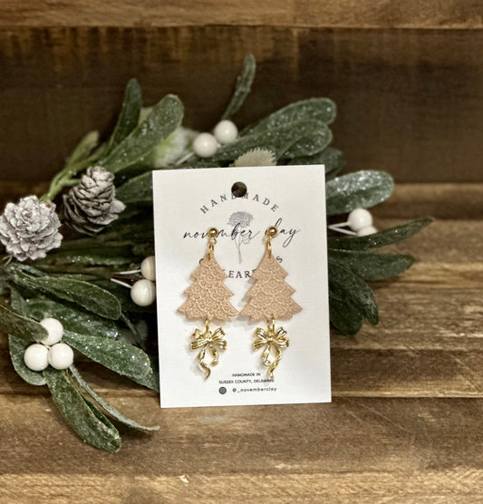 Champagne Stamped Tree w/Gold Bow Charm