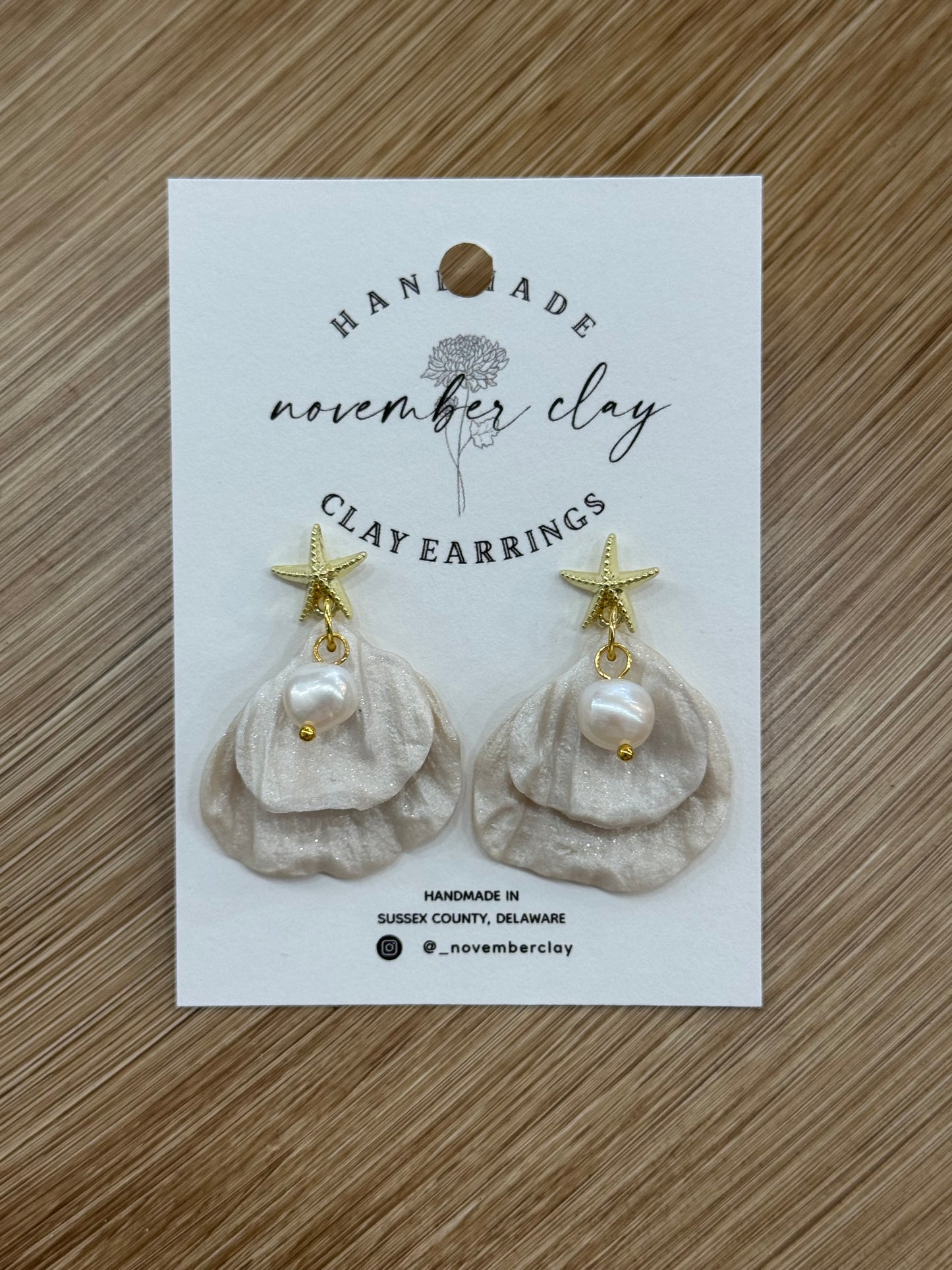 Champagne Petals w/Pearl and Starfish Post