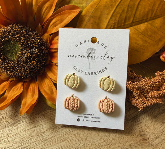 Cream & Pale Orange Embossed Pumpkin Stud Set
