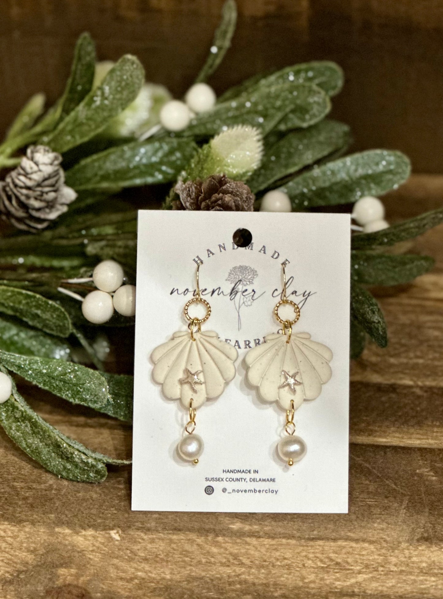 Seashell w/Starfish & Pearl Dangle