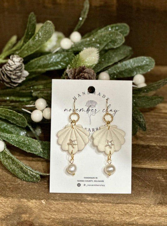 Seashell w/Starfish & Pearl Dangle