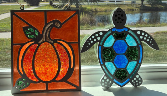 🎃 Resin Suncatcher Class with M&E Creations! 🐢 Tuesday 10/7 11AM-12:30PM