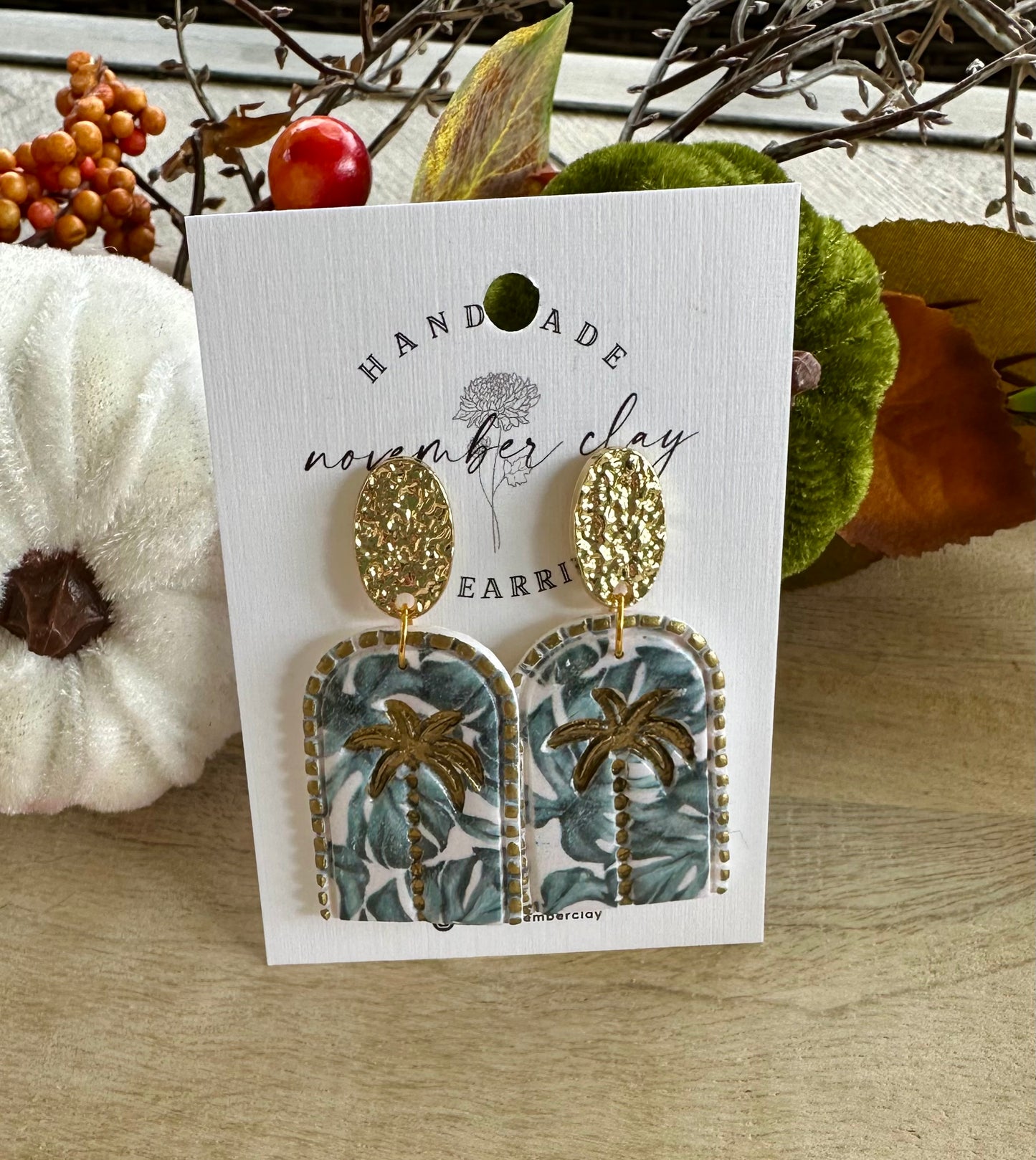 Window Arch Monstera Print w/Gold Palm & Gold Oval Post