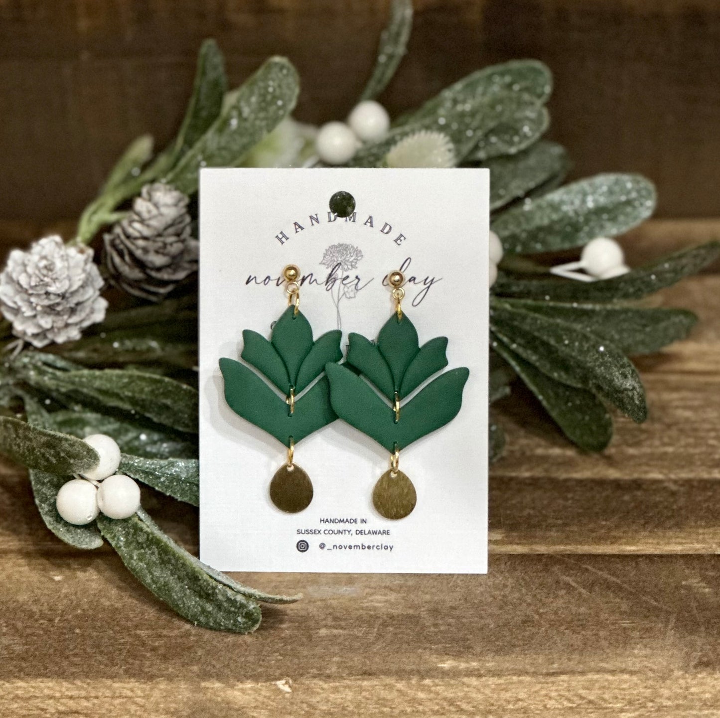 Green Tulip Shape w/Gold Teardrop Dangle