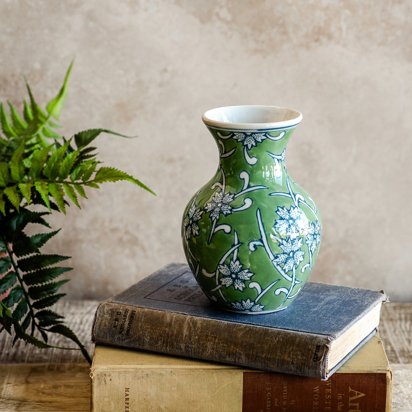 6" GR/BL FLORAL BUD VASE