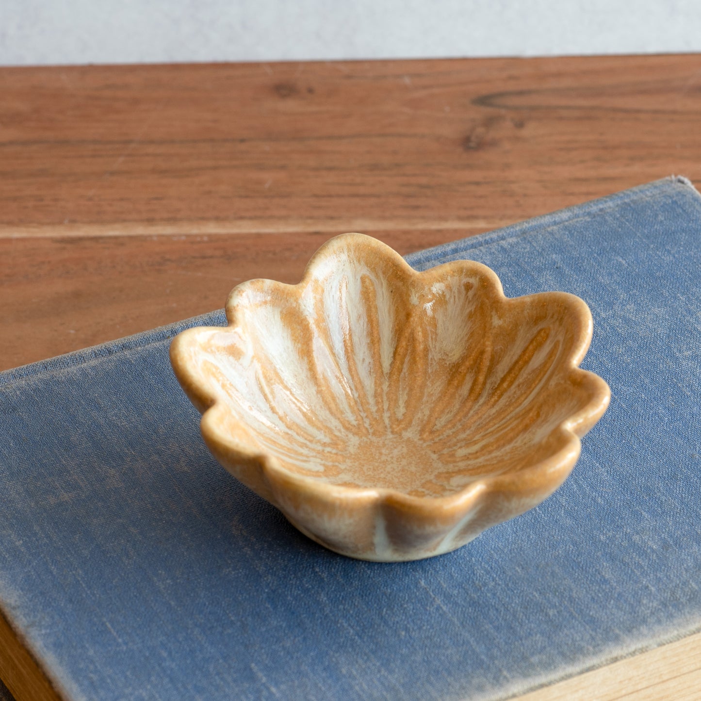 Honey Brown Flower Dish