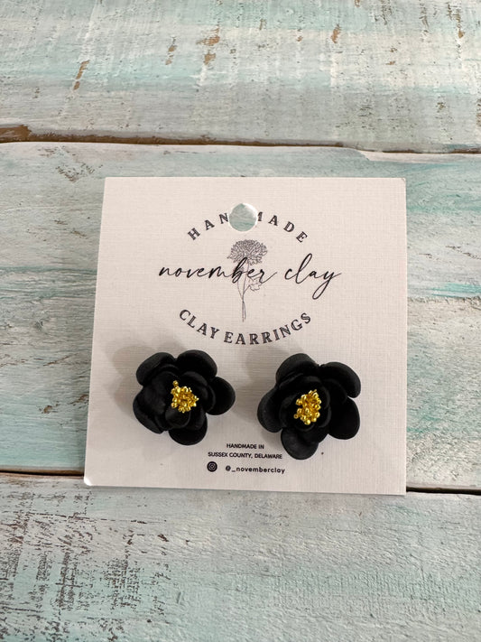 Black Flower w/Gold Center Stud