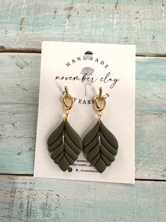 Olive Leaf Drop w/Gold Knot Post Dangle