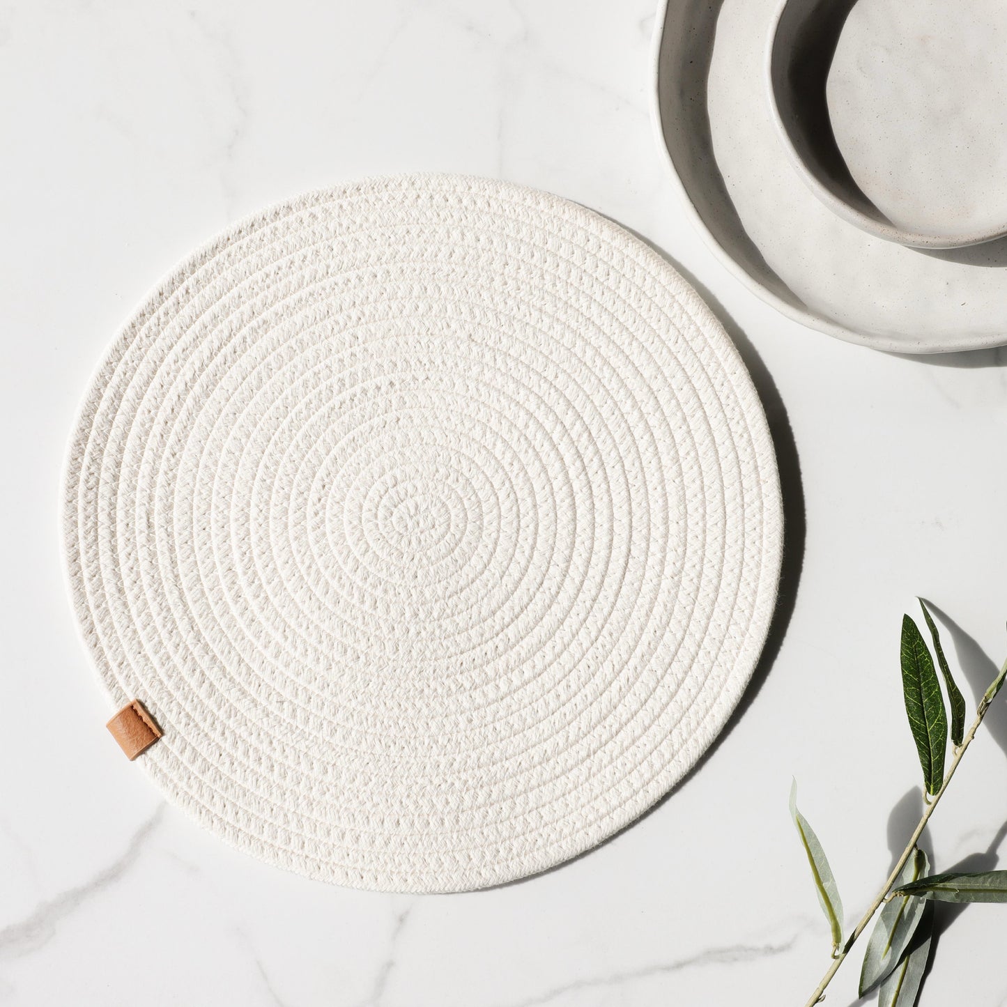 13" Ivory Round Placemat