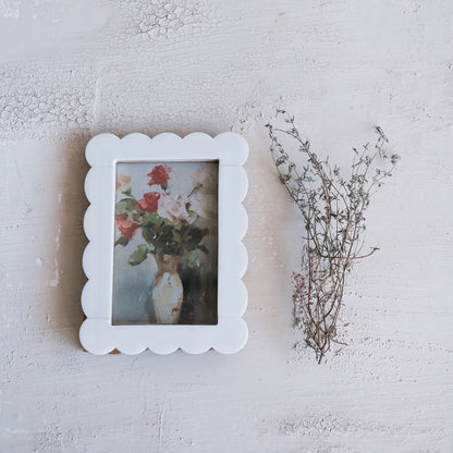 Resin & MDF Scalloped Photo Frame, White (Holds 4" x 6" Photo)