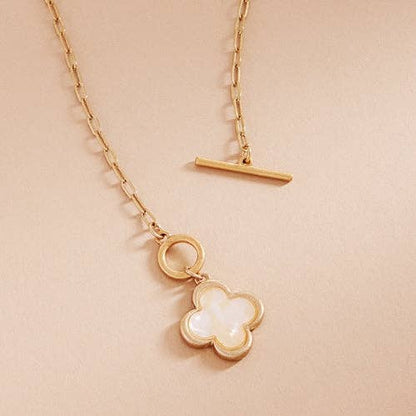 Clover Shell Effect Paper Charm Short Necklace