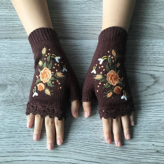 Bee Warm Embroidered Knitted Gloves: Coffee / M
