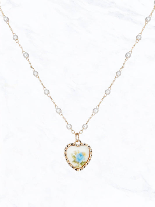 Vintage Rose Heart Pendant Necklace: Turquoise